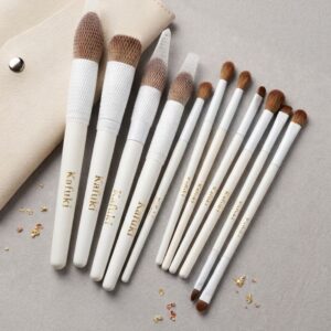 White brushes